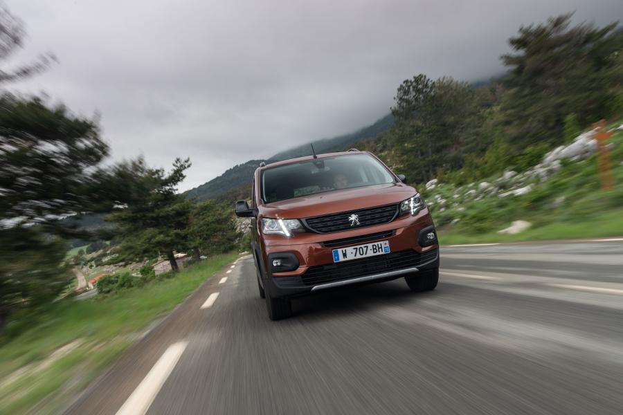  Peugeot Rifter GT Line 2018 года  (WW) (фото 21 из 43)
